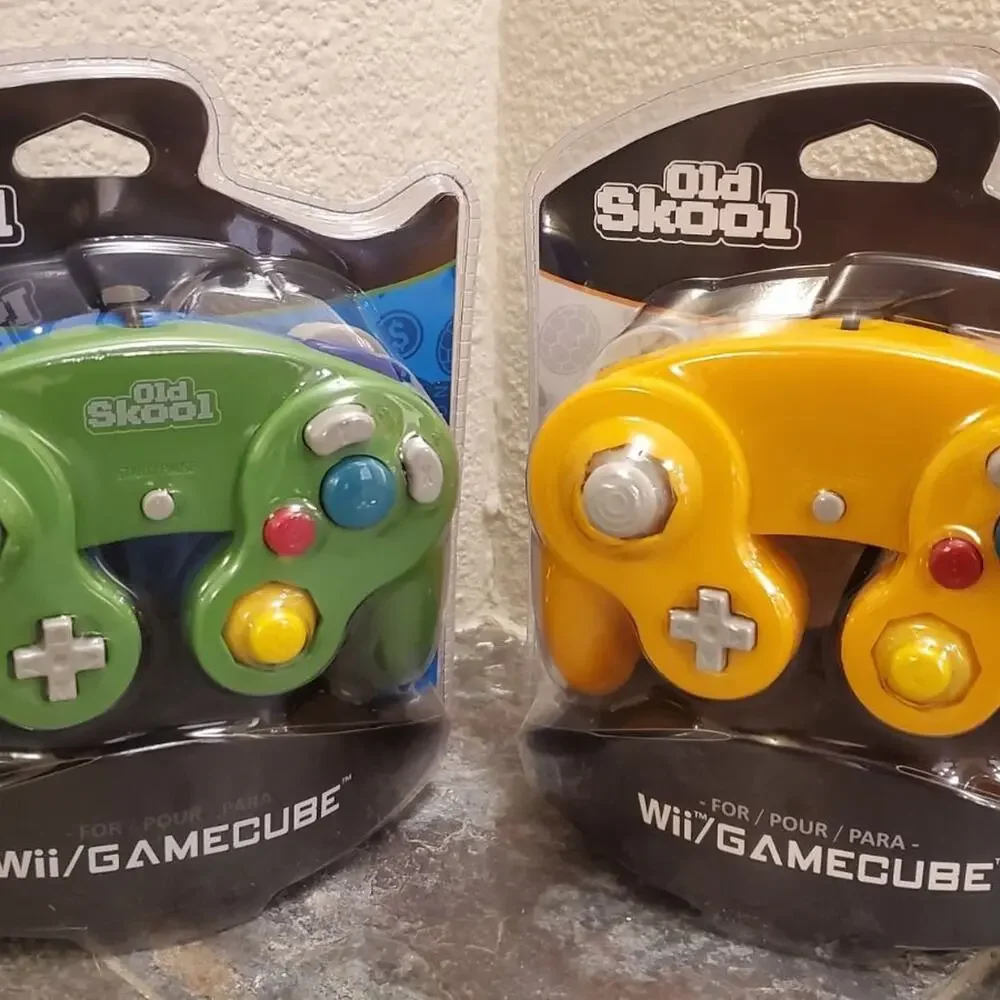 2 Gamecube Controllers - Green & Orange (NEW) - Nintendo - Old Skool
